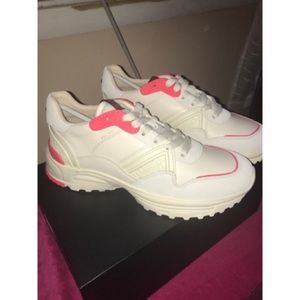 🦋HP🦋 Coach C143 Runner Shoes